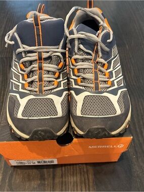 Merrell Moab Boy’s Gray blue and Orange Trail Hiking shoe Sneakers boys size 7